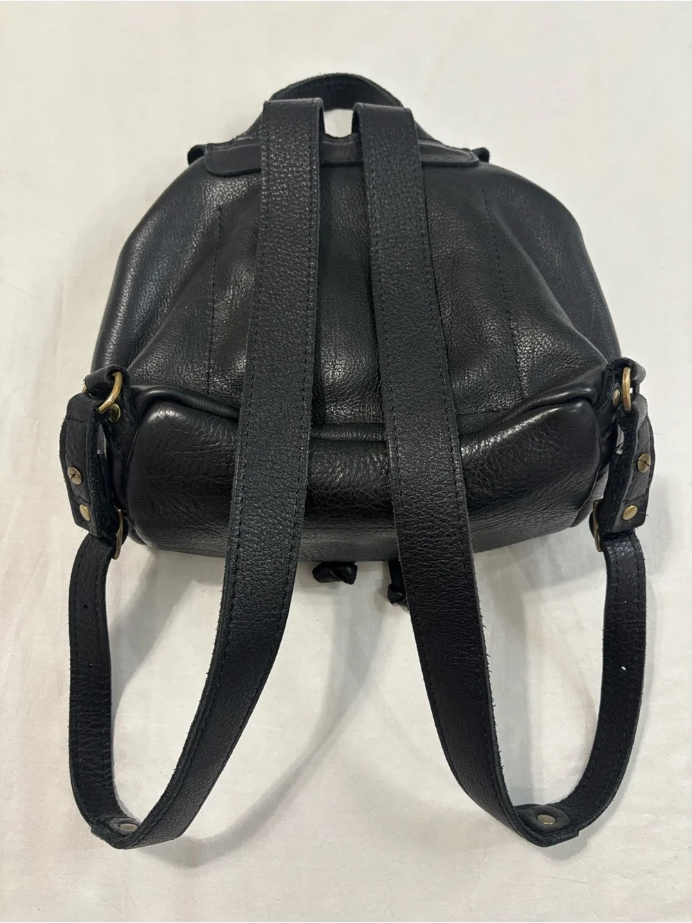 Portland Leather Goods Bucket Backpack in Pebbled Black